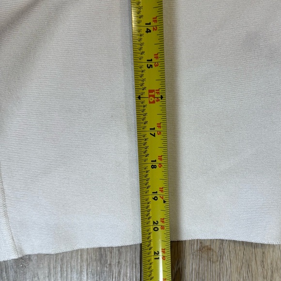 LIV Milano Women’s White Cardigan Beautiful Embellished Sleeves Size L - Picture 10 of 10